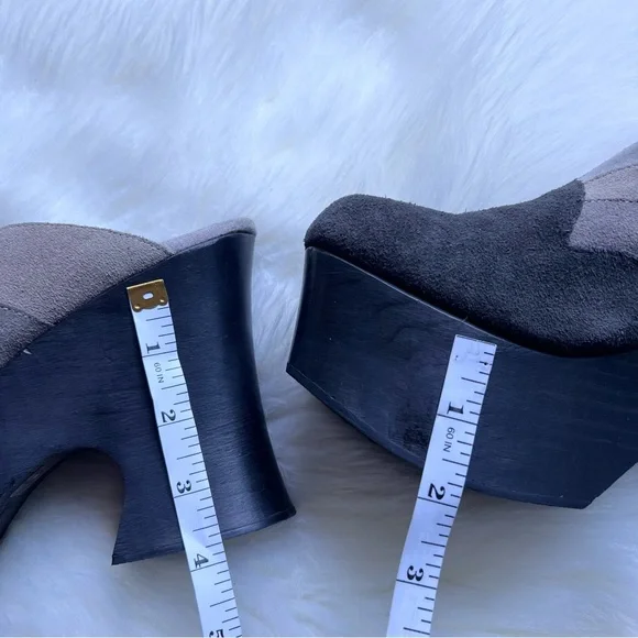 Platform Mule Clog in Two-Tone Gray Suede - Picture 13 of 15